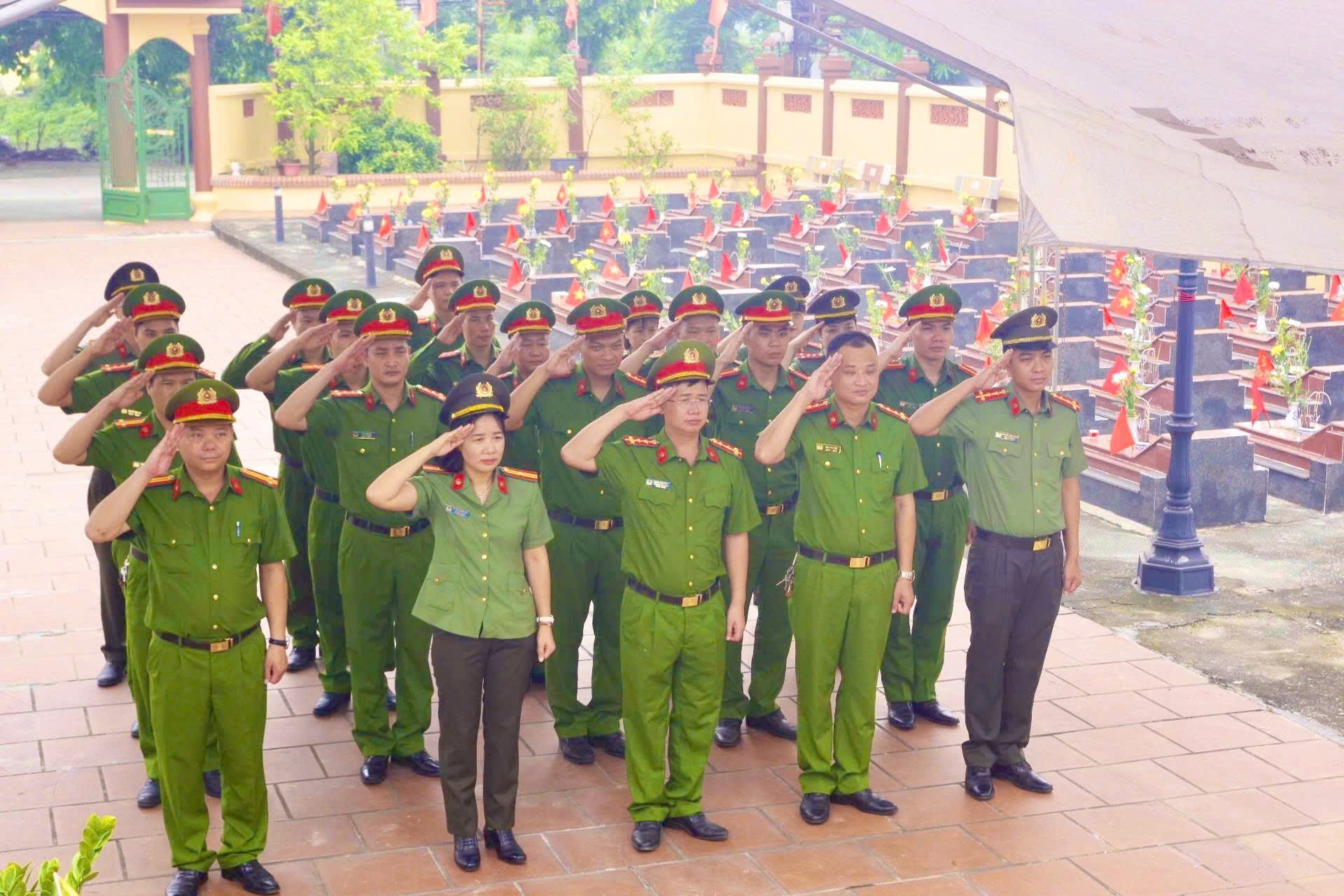 Công an xã Bình Minh tổ chức các hoạt động tri ân nhân Kỷ niệm 78 năm Ngày Thương binh – Liệt sĩ (27/7/1947 – 27/7/2025)
