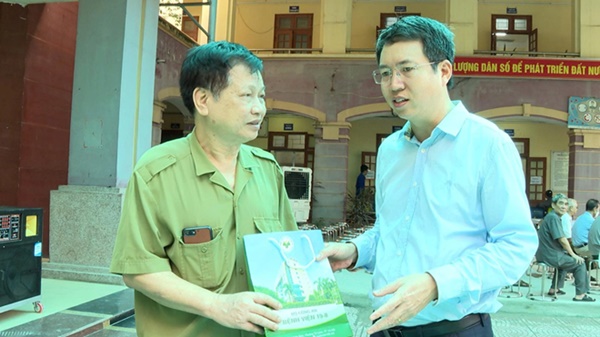 UBND xã Hoài Đức tổ chức khám sức khoẻ và cấp thuốc miễn phí cho đối tượng chính sách- Ảnh 4.