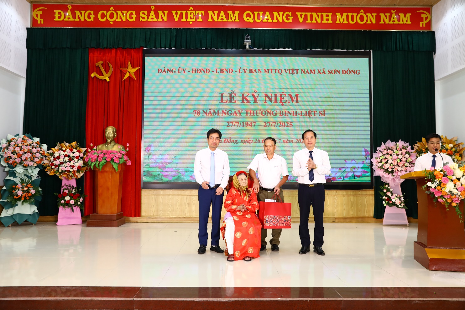 Xã Sơn Đồng tổ chức Lễ kỷ niệm 78 năm ngày Thương binh Liệt sĩ (27/7/1947 - 27/7/2025)- Ảnh 3.