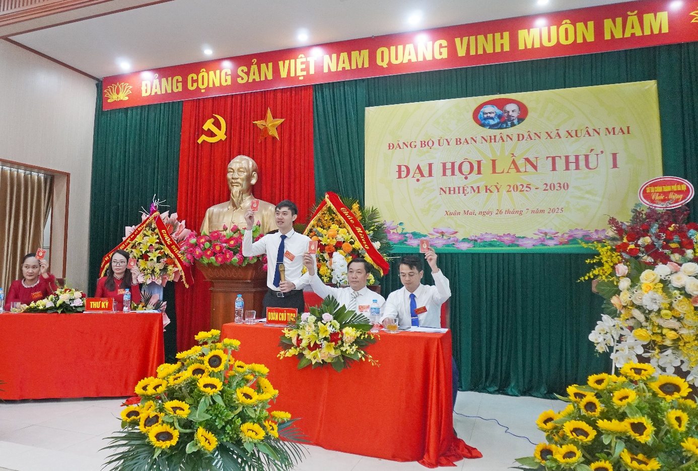Đảng bộ UBND xã Xuân Mai tổ chức thành công Đại hội lần thứ I, nhiệm kỳ 2025 - 2030- Ảnh 10.