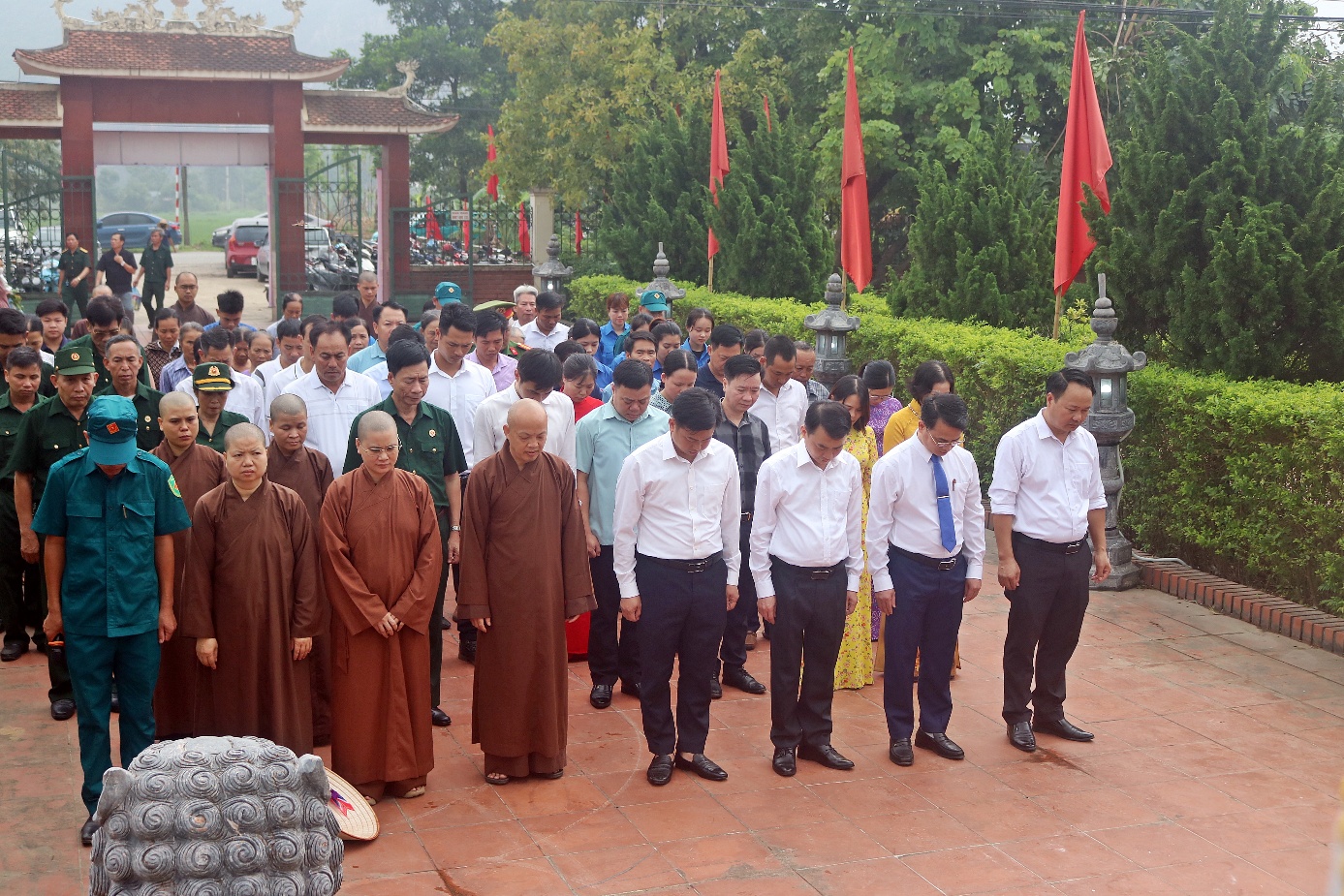 Xã Xuân Mai tổ chức Lễ dâng hương tưởng niệm các anh hùng liệt sĩ nhân dịp kỷ niệm 78 năm ngày Thương binh – Liệt sĩ- Ảnh 2.