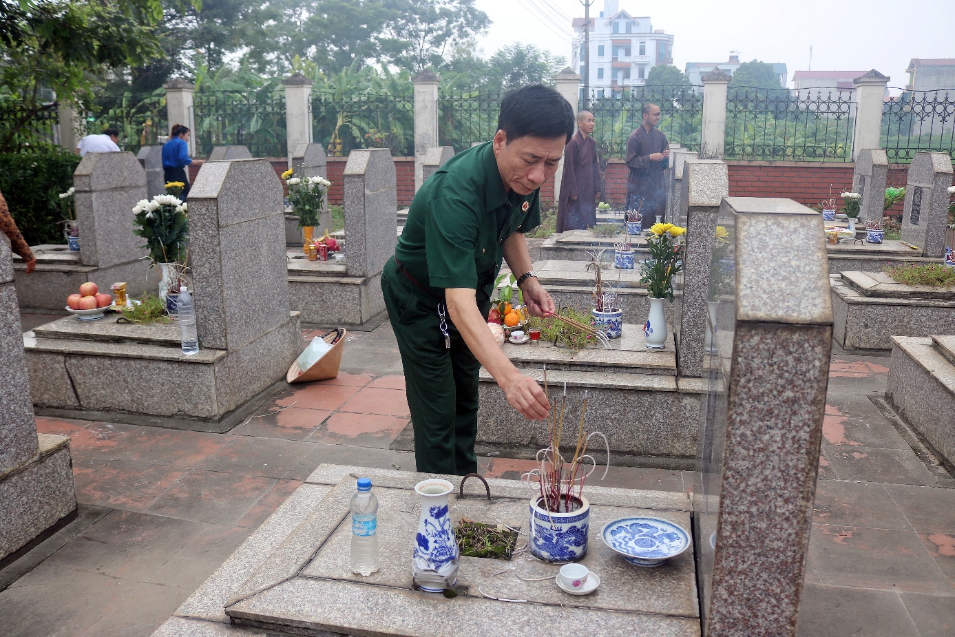 Xã Xuân Mai tổ chức Lễ dâng hương tưởng niệm các anh hùng liệt sĩ nhân dịp kỷ niệm 78 năm ngày Thương binh – Liệt sĩ- Ảnh 7.