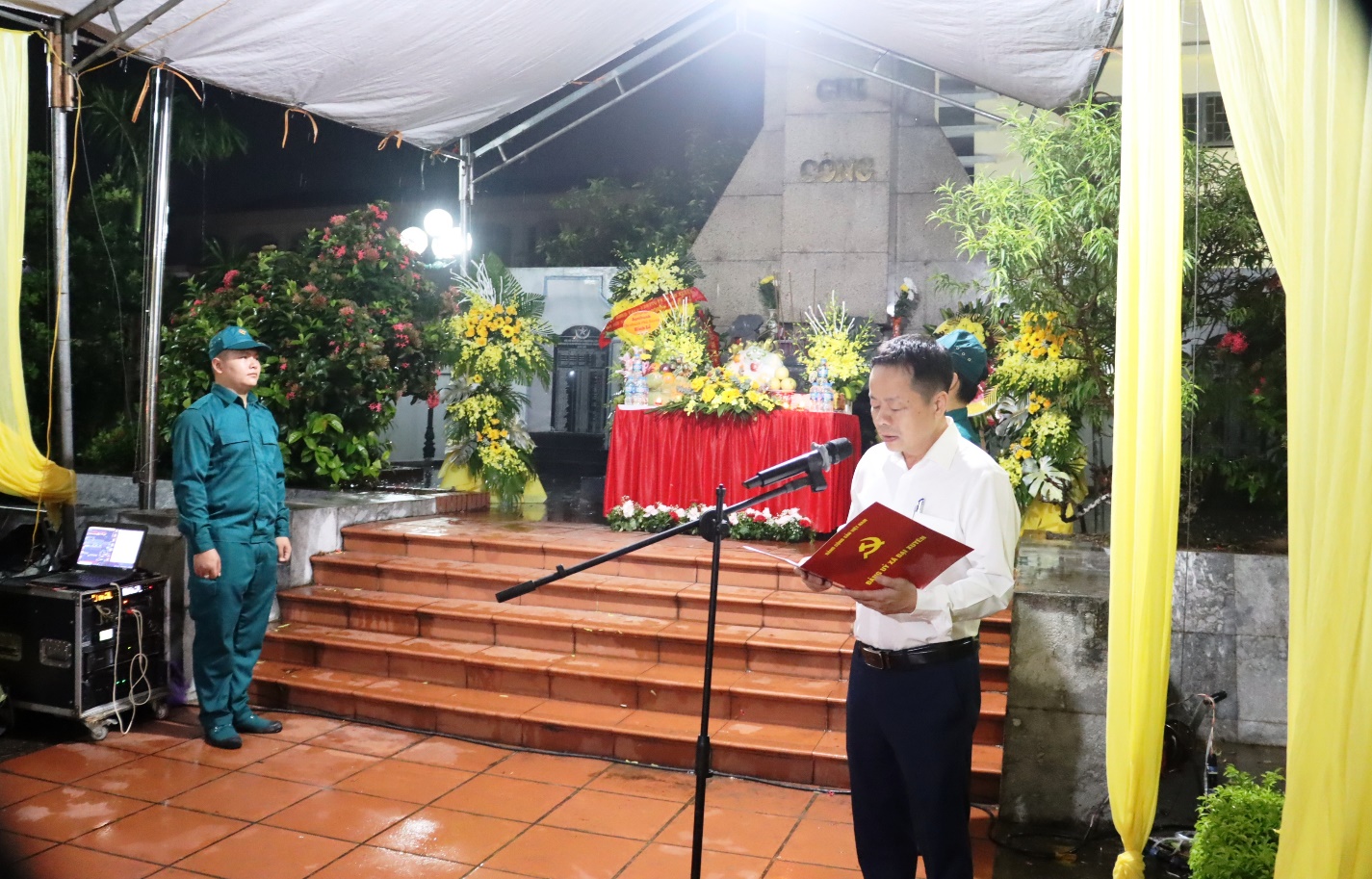 C:\Users\Admin\AppData\Local\Microsoft\Windows\INetCache\Content.Word\CHỦ TỊCH.JPG