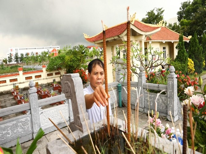 Đảng ủy, HĐND, UBND, UBMTTQ xã Sơn Đồng tổ chức lễ dâng hoa, viếng đài tưởng niệm nhân kỷ niệm 78 năm ngày Thương binh Liệt sỹ- Ảnh 15.