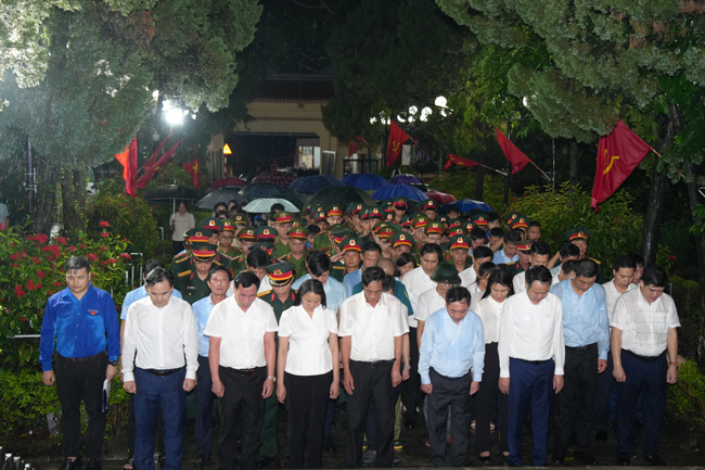 ĐẢNG BỘ, CHÍNH QUYỀN VÀ NHÂN DÂN XÃ HẠ BẰNG “ĐỜI ĐỜI NHỚ ƠN CÁC ANH HÙNG LIỆT SĨ”- Ảnh 1.
