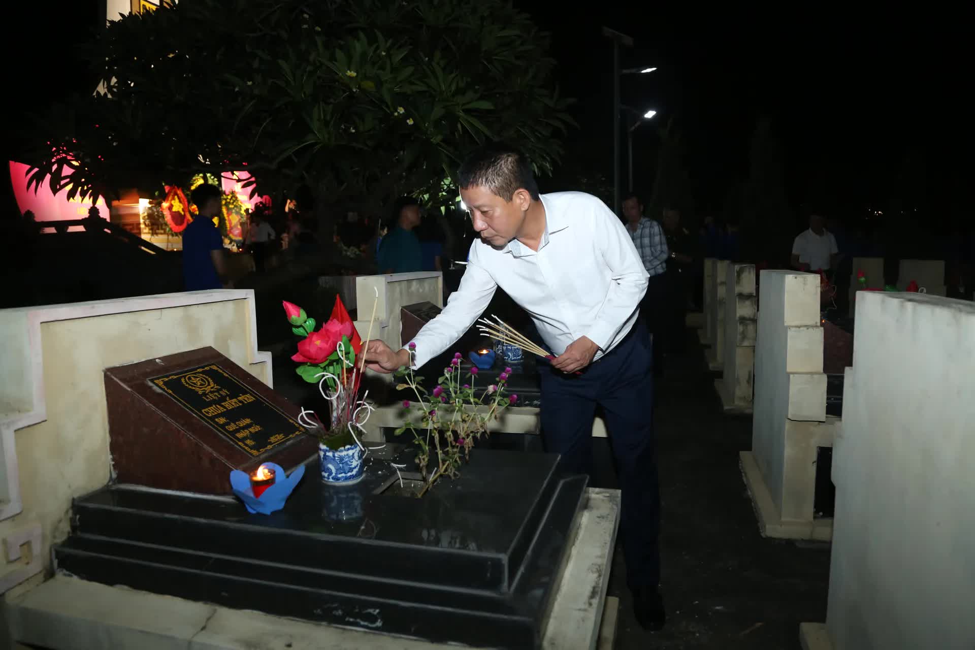Xã Yên Lãng: Dâng hương tưởng nhớ các Anh hùng liệt sĩ- Ảnh 4.