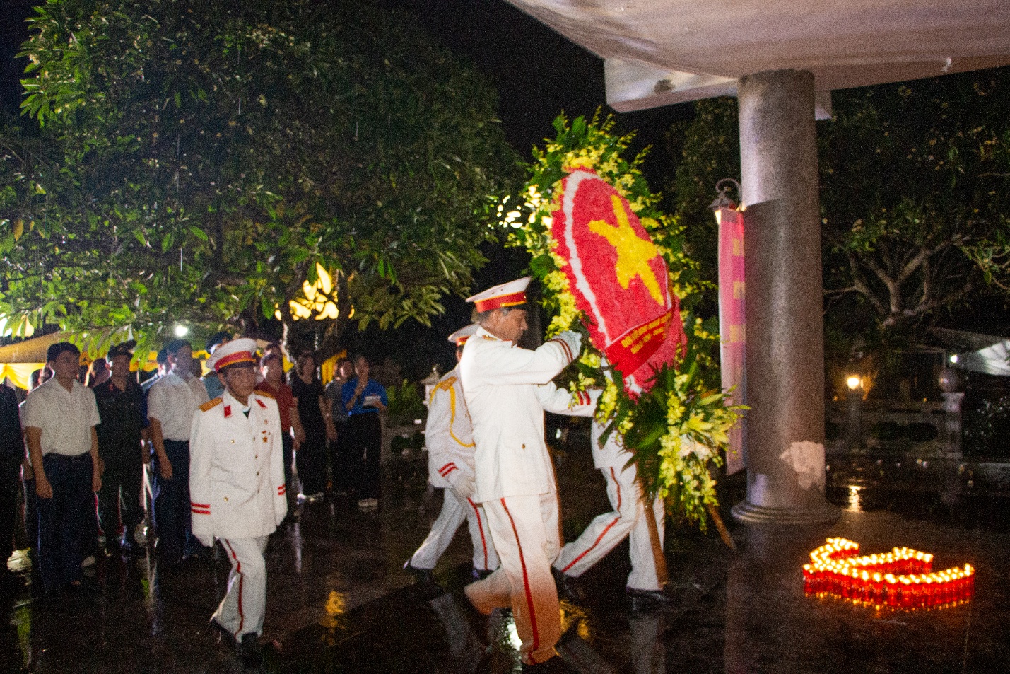 Chương Mỹ thắp nến tri ân các anh hùng Liệt sỹ nhân dịp kỷ niệm 78 năm Ngày Thương binh -  Liệt sĩ  (27/7/1947 – 277/2025)- Ảnh 1.