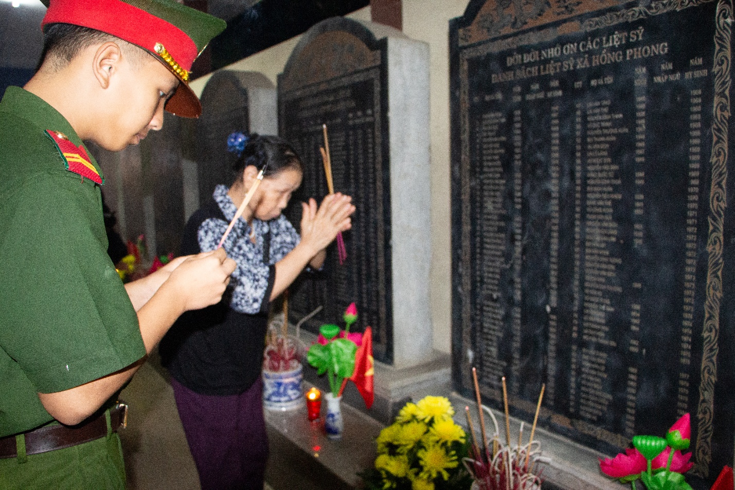 Chương Mỹ thắp nến tri ân các anh hùng Liệt sỹ nhân dịp kỷ niệm 78 năm Ngày Thương binh -  Liệt sĩ  (27/7/1947 – 277/2025)- Ảnh 10.