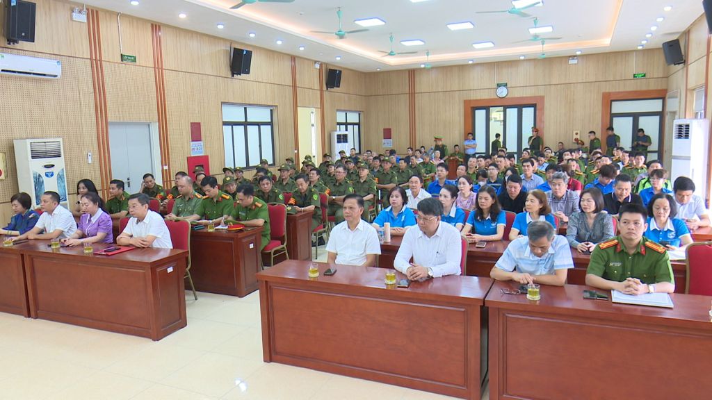 PHƯỜNG PHƯƠNG LIỆT RA QUÂN CAO ĐIỂM AN NINH TRẬT TỰ, VỆ SINH MÔI TRƯỜNG CHÀO MỪNG CÁC NGÀY LỄ LỚN- Ảnh 6.
