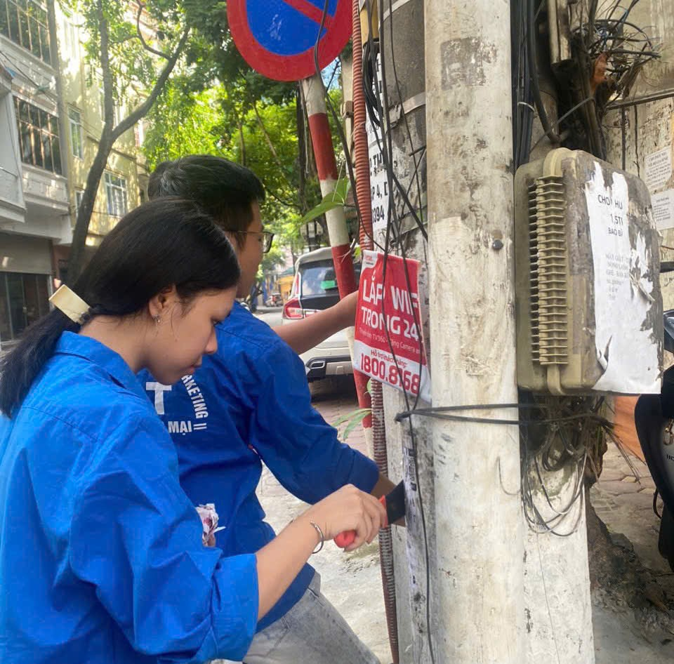PHƯỜNG PHƯƠNG LIỆT RA QUÂN CAO ĐIỂM AN NINH TRẬT TỰ, VỆ SINH MÔI TRƯỜNG CHÀO MỪNG CÁC NGÀY LỄ LỚN- Ảnh 8.