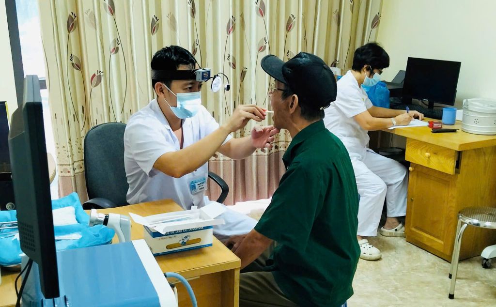 PHƯỜNG PHƯƠNG LIỆT TỔ CHỨC KHÁM, CẤP PHÁT THUỐC MIỄN PHÍ CHO NGƯỜI CÓ CÔNG VỚI CÁCH MẠNG NHÂN DỊP KỶ NIỆM 78 NĂM NGÀY THƯƠNG BINH LIỆT SĨ (27/7/1947-27/7/2025)- Ảnh 6.