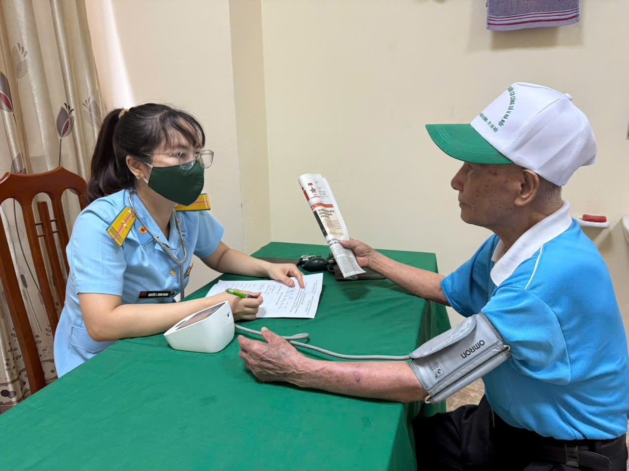 PHƯỜNG PHƯƠNG LIỆT TỔ CHỨC KHÁM, CẤP PHÁT THUỐC MIỄN PHÍ CHO NGƯỜI CÓ CÔNG VỚI CÁCH MẠNG NHÂN DỊP KỶ NIỆM 78 NĂM NGÀY THƯƠNG BINH LIỆT SĨ (27/7/1947-27/7/2025)- Ảnh 7.