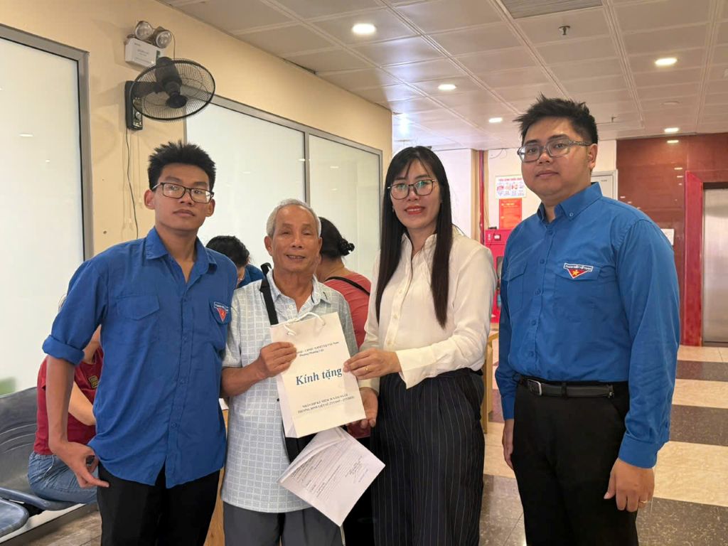 PHƯỜNG PHƯƠNG LIỆT TỔ CHỨC KHÁM, CẤP PHÁT THUỐC MIỄN PHÍ CHO NGƯỜI CÓ CÔNG VỚI CÁCH MẠNG NHÂN DỊP KỶ NIỆM 78 NĂM NGÀY THƯƠNG BINH LIỆT SĨ (27/7/1947-27/7/2025)- Ảnh 8.