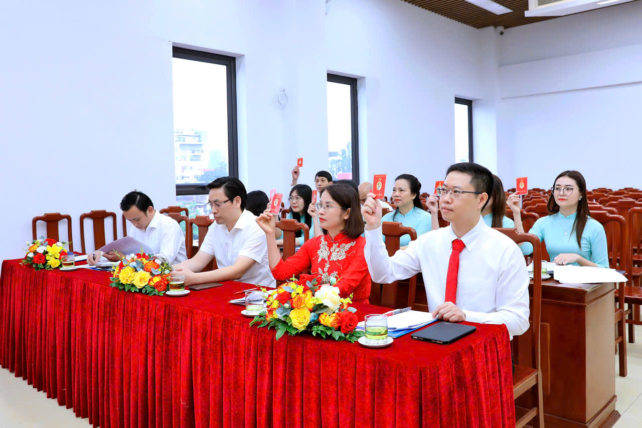 Đại hội Chi bộ Phòng Văn hóa - Xã hội phường Nghĩa Đô lần thứ I, nhiệm kỳ 2025 - 2030- Ảnh 6.