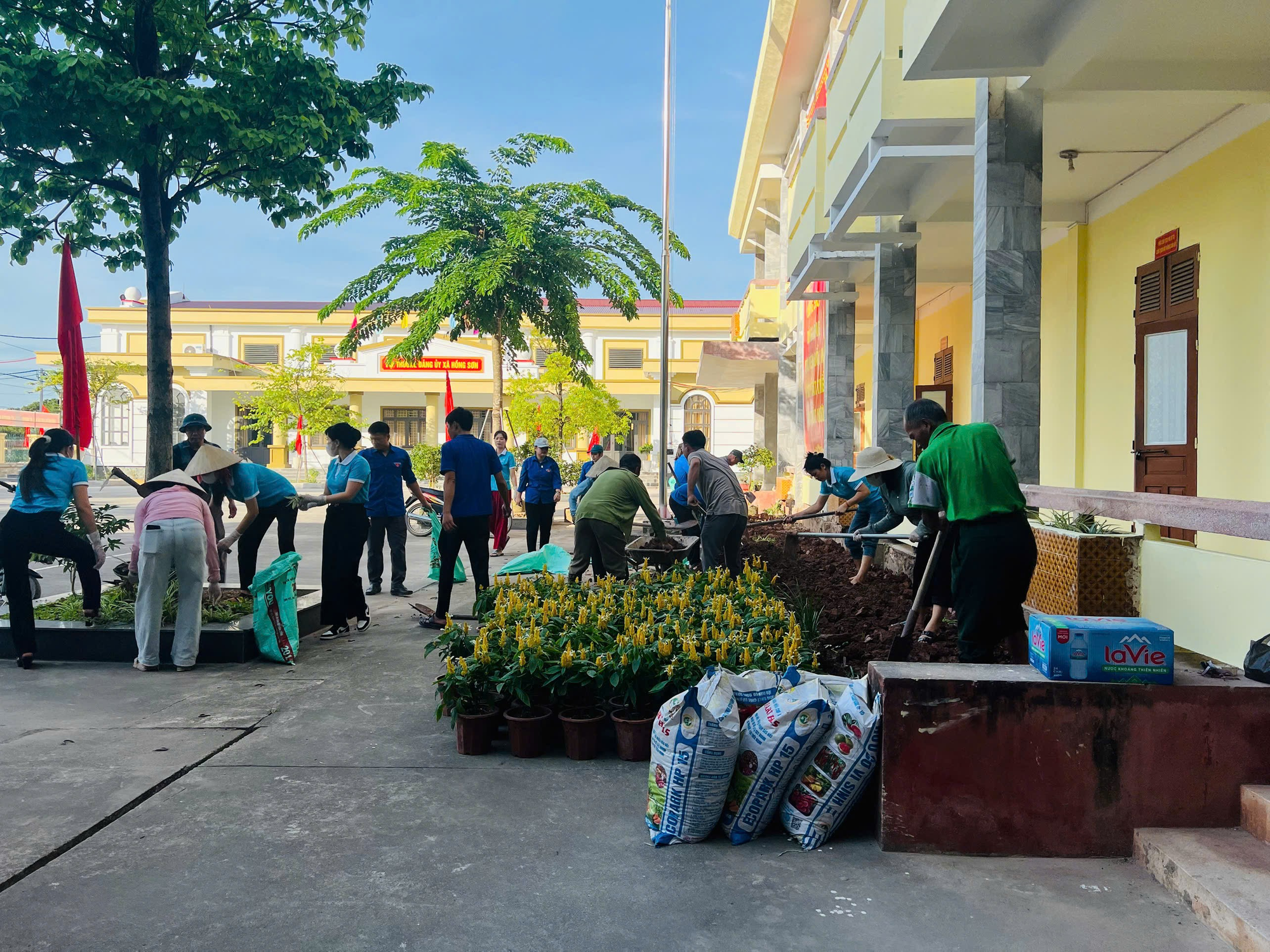 Ủy ban MTTQ xã Hồng Sơn nhiều hoạt động ý nghĩa 78 năm ngày Thương binh Liệt sỹ và chào mừng Đại hội Đảng bộ xã Hồng Sơn lần thứ Nhất, nhiệm kỳ 2025 - 2030.- Ảnh 4.