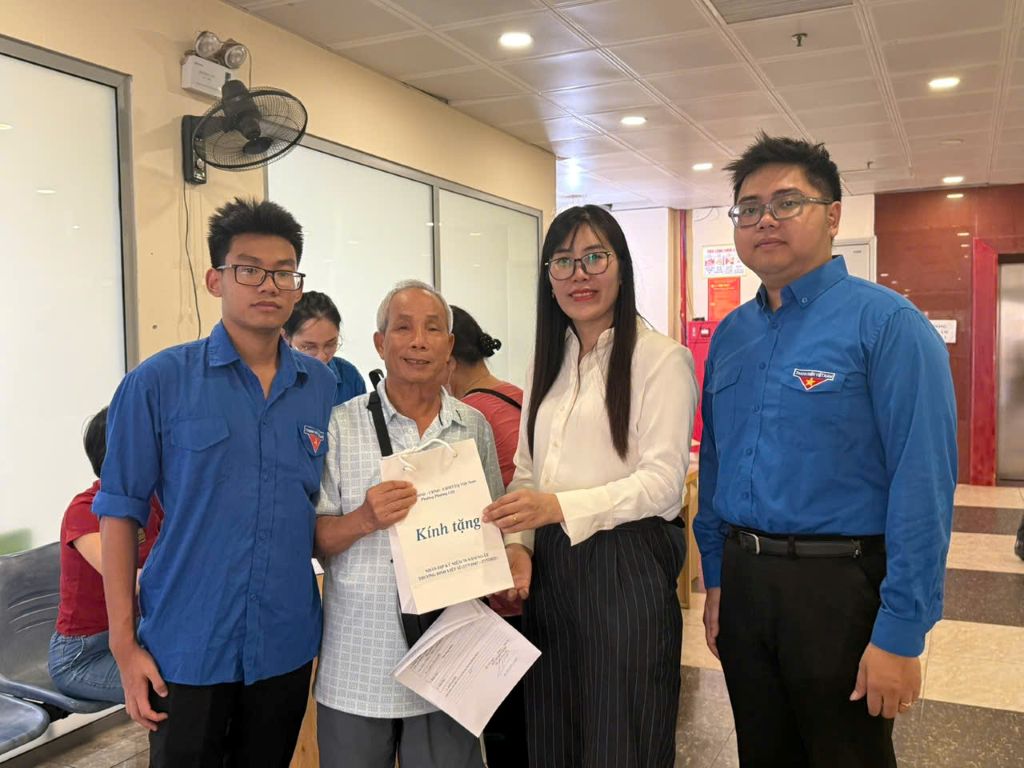 Chùm ảnh: phường Phương Liệt tổ chức các hoạt động kỷ niệm 78 năm Ngày Thương binh - Liệt sĩ (27/7/1947-27/7/2025)- Ảnh 8.
