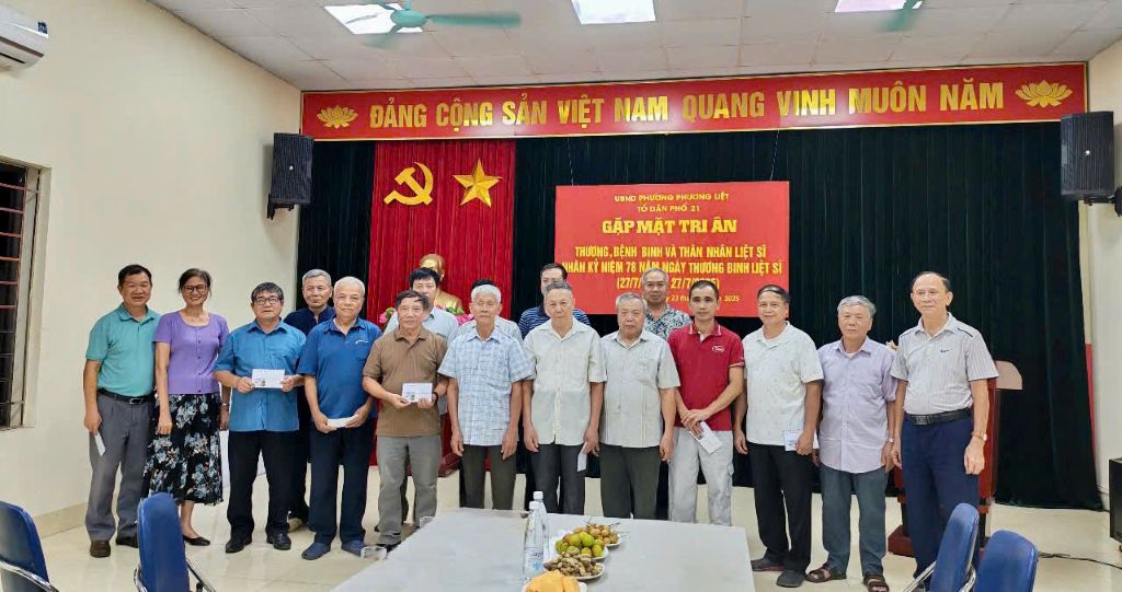 Chùm ảnh: phường Phương Liệt tổ chức các hoạt động kỷ niệm 78 năm Ngày Thương binh - Liệt sĩ (27/7/1947-27/7/2025)- Ảnh 15.