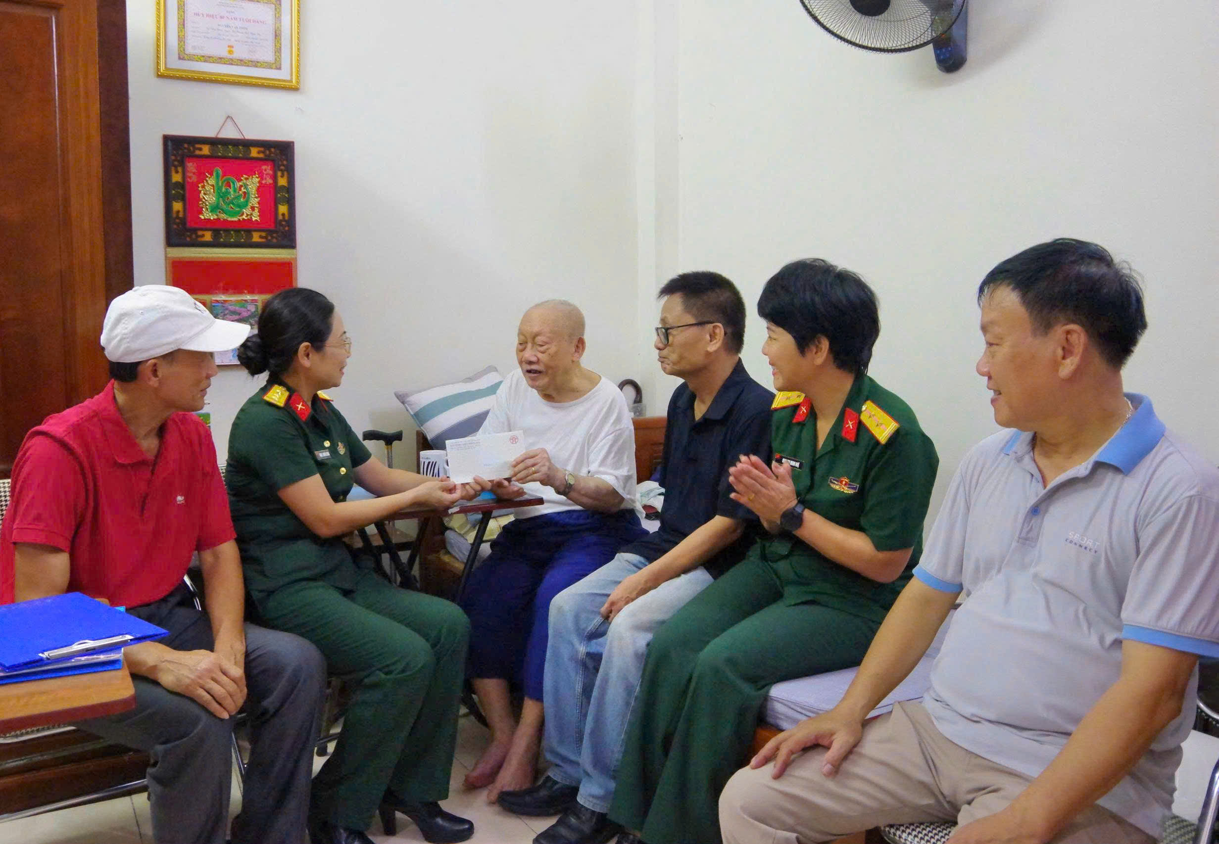 Phường Ngọc Hà: Phát huy sức mạnh tổng thể trong công tác đền ơn đáp nghĩa- Ảnh 31.