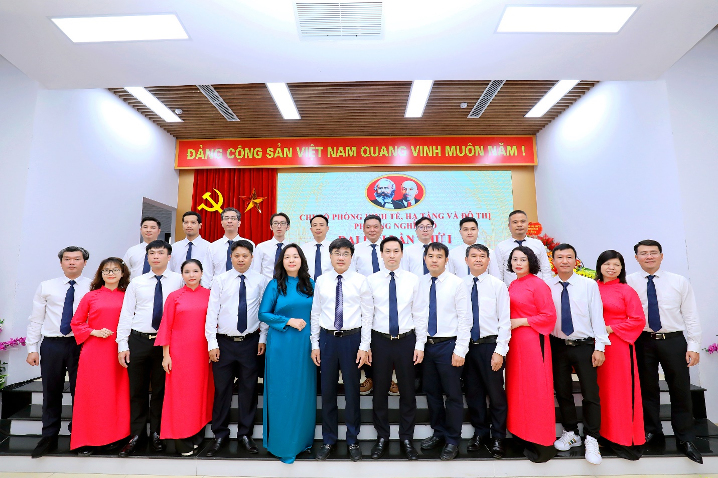 Đại hội Chi bộ Phòng Kinh tế, Hạ tầng và Đô thị phường Nghĩa Đô lần thứ I, nhiệm kỳ 2025 - 2030- Ảnh 5.