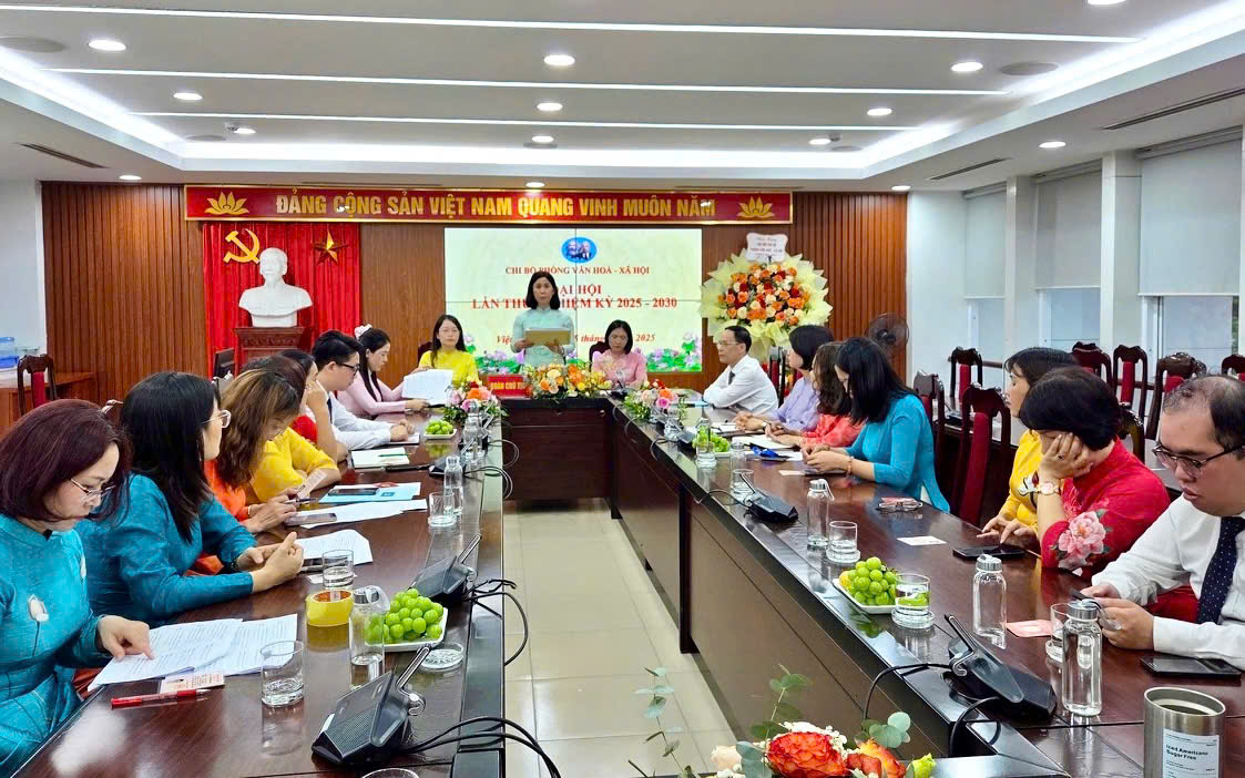 Đại hội chi bộ Phòng Văn hóa Xã hội phường Việt Hưng lần thứ nhất, nhiệm kỳ 2025 - 2030- Ảnh 2.