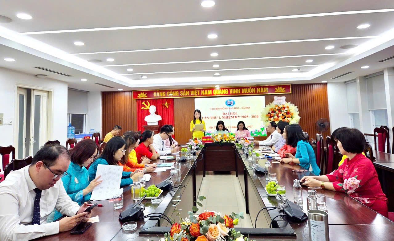 Đại hội chi bộ Phòng Văn hóa Xã hội phường Việt Hưng lần thứ nhất, nhiệm kỳ 2025 - 2030- Ảnh 4.