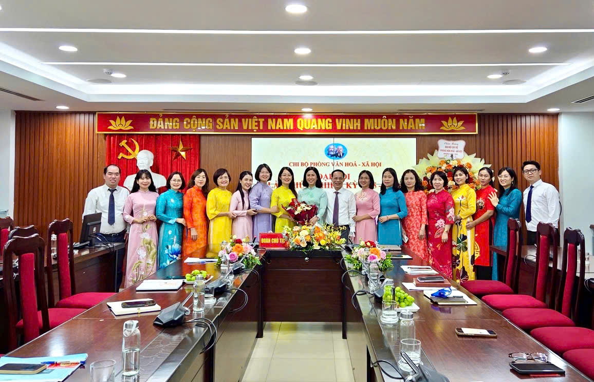 Đại hội chi bộ Phòng Văn hóa Xã hội phường Việt Hưng lần thứ nhất, nhiệm kỳ 2025 - 2030- Ảnh 5.