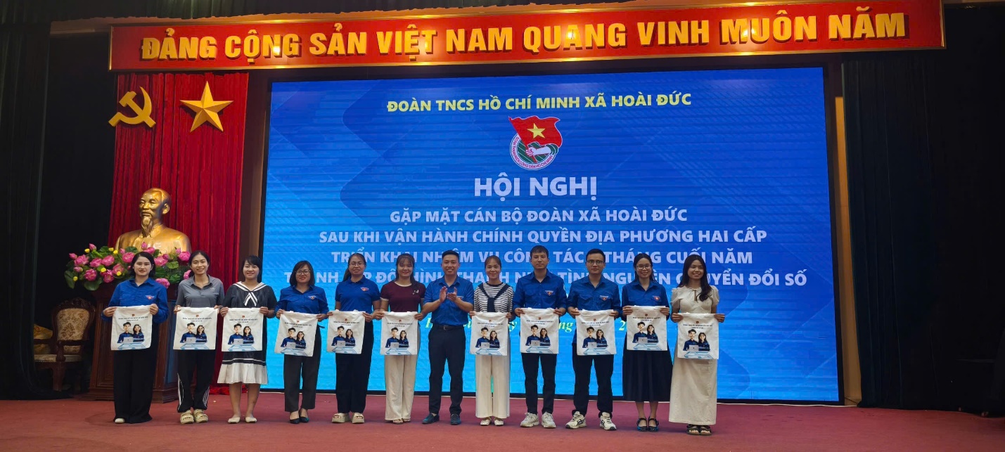 D:\kho\truyền thanh huyện\2025\bình dân học vụ số\z6848991261869_2e2455a5ee230a2f68bd07baa0d6eeca.jpg