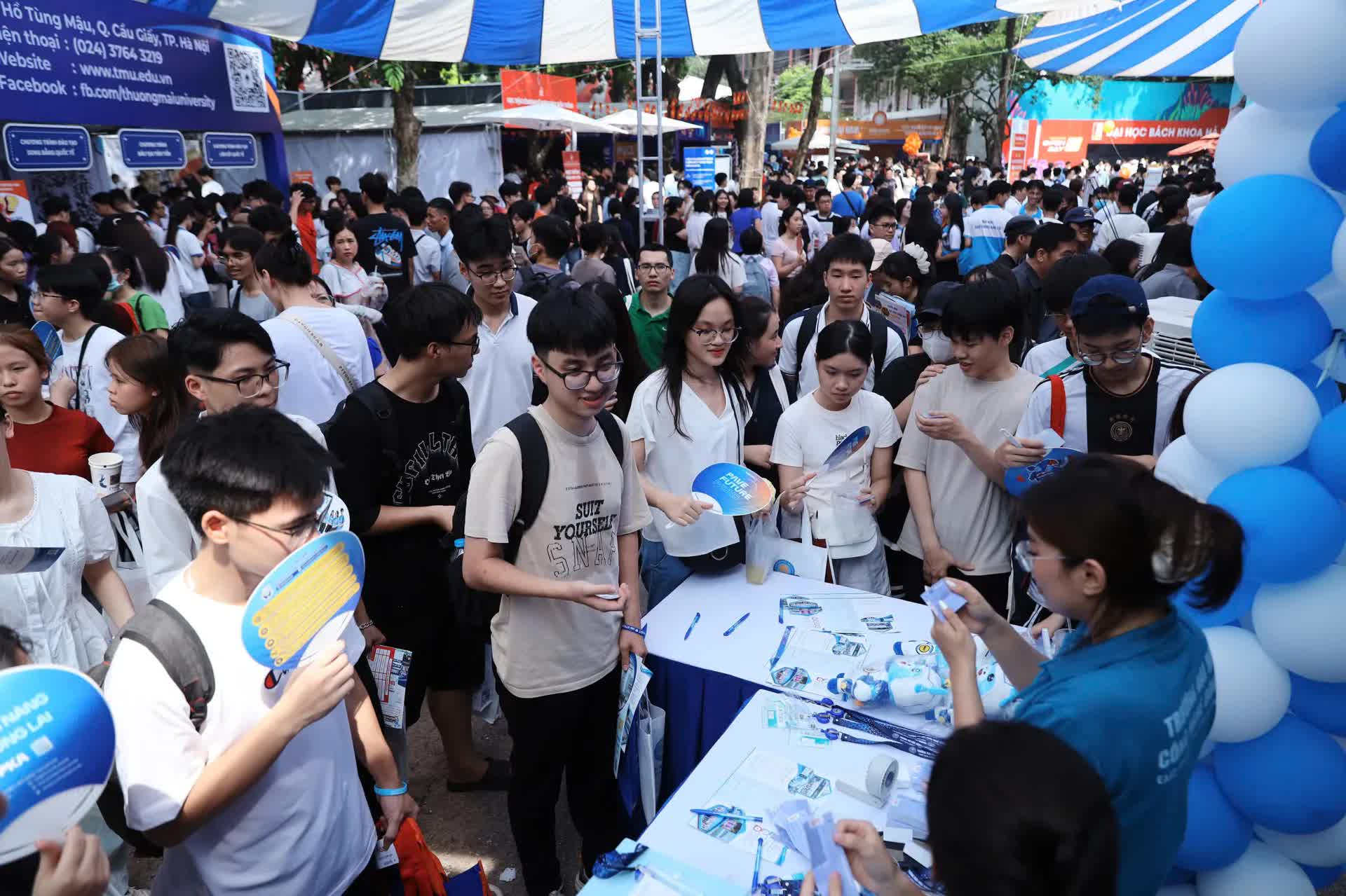 Còn 10 tiếng đăng ký nguyện vọng đại học 2025: thí sinh cần làm gì?- Ảnh 2.