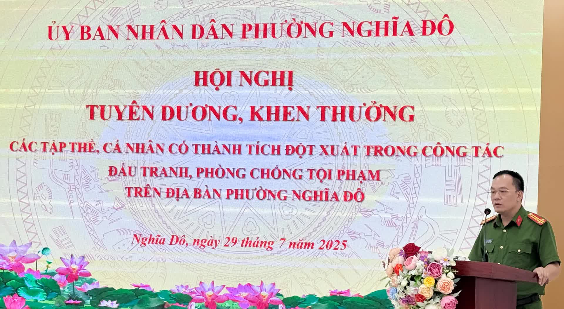 Hội nghị tuyên dương, khen thưởng thành tích đột xuất trong công tác đấu tranh, phòng chống tội phạm trên địa bàn phường Nghĩa Đô- Ảnh 6.