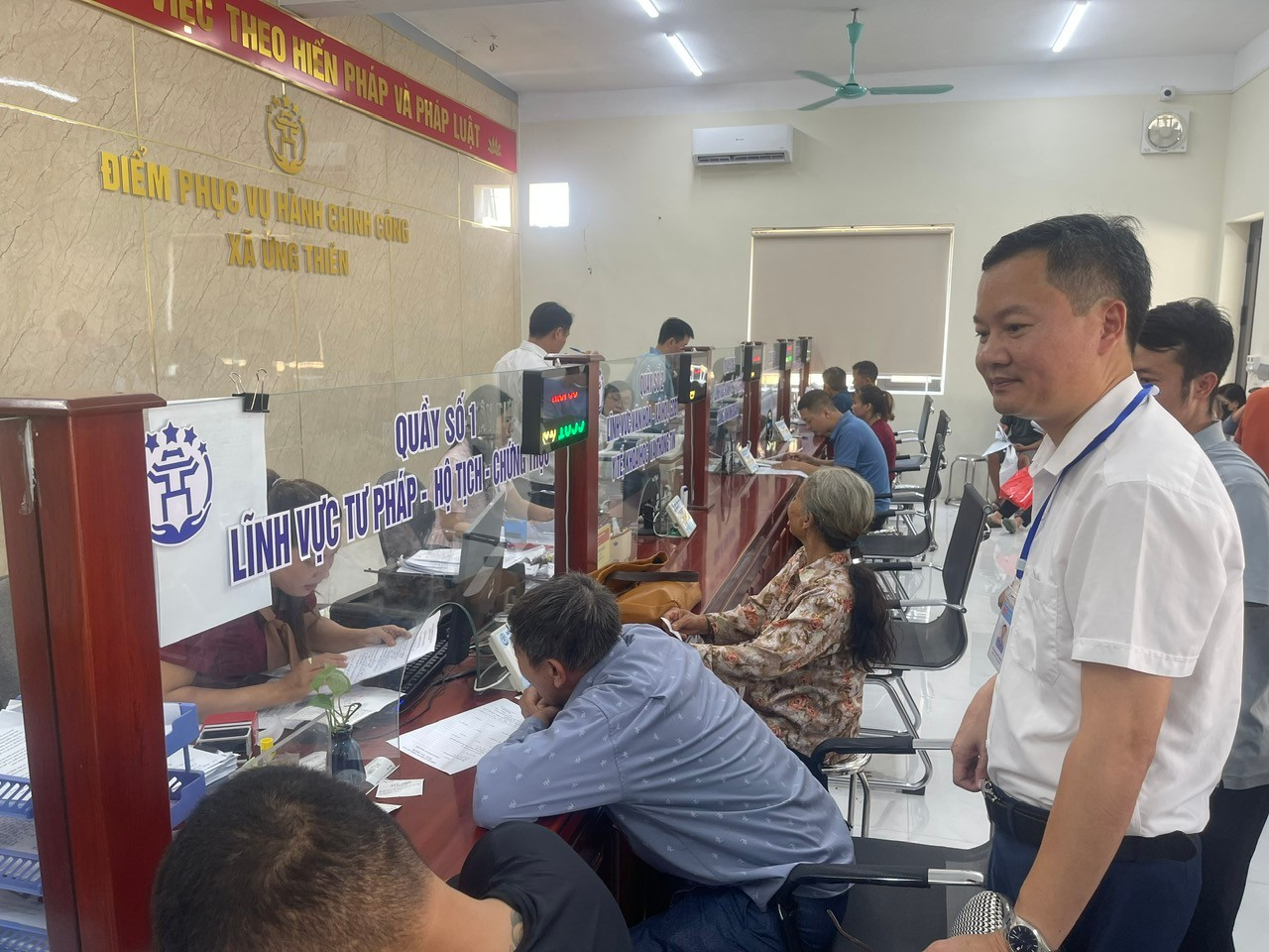 Hội đồng Nhân dân xã Ứng Thiên tổ chức khảo sát về hoạt động của điểm phục vụ hành chính công Ứng Thiên- Ảnh 3.