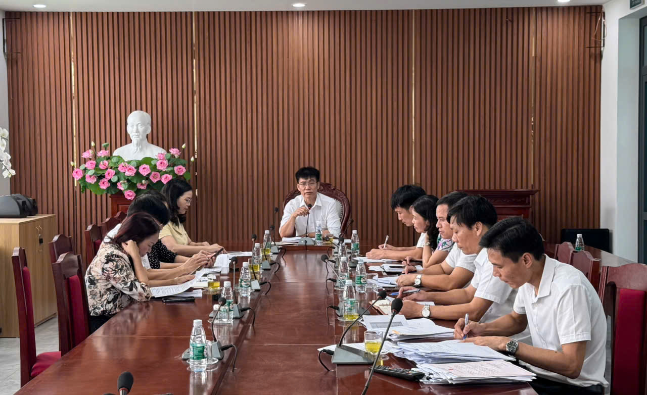 Tiểu ban Tuyên truyền, khánh tiết Đại hội Đại biểu Đảng bộ xã Ô Diên khóa I, Nhiệm kỳ 2025-2030 họp thông qua phân công nhiệm vụ.- Ảnh 1.