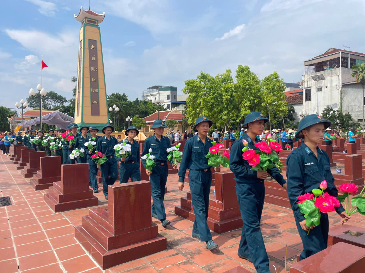 Trung đoàn 64 làm tốt công tác “Đền ơn đáp nghĩa”- Ảnh 2.