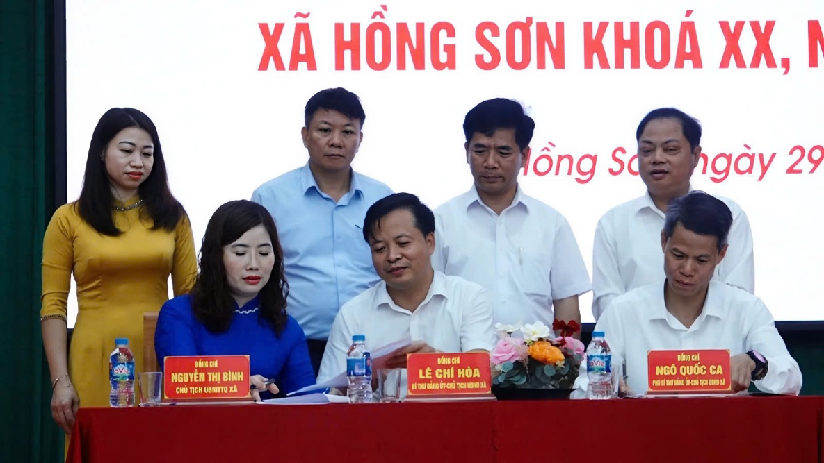 C:\Users\User\Desktop\HONG SON\T7\CT30.7\MTTQ\z6851773150747_94b32968774322d1bd9b93aac4dbc9f5.jpg