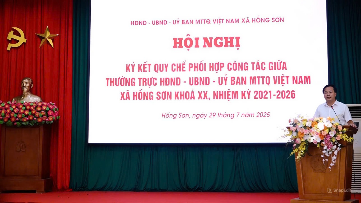 C:\Users\User\Desktop\HONG SON\T7\CT30.7\MTTQ\z6851772544206_f326b885d3f11d1f2f54e23082545b67.jpg