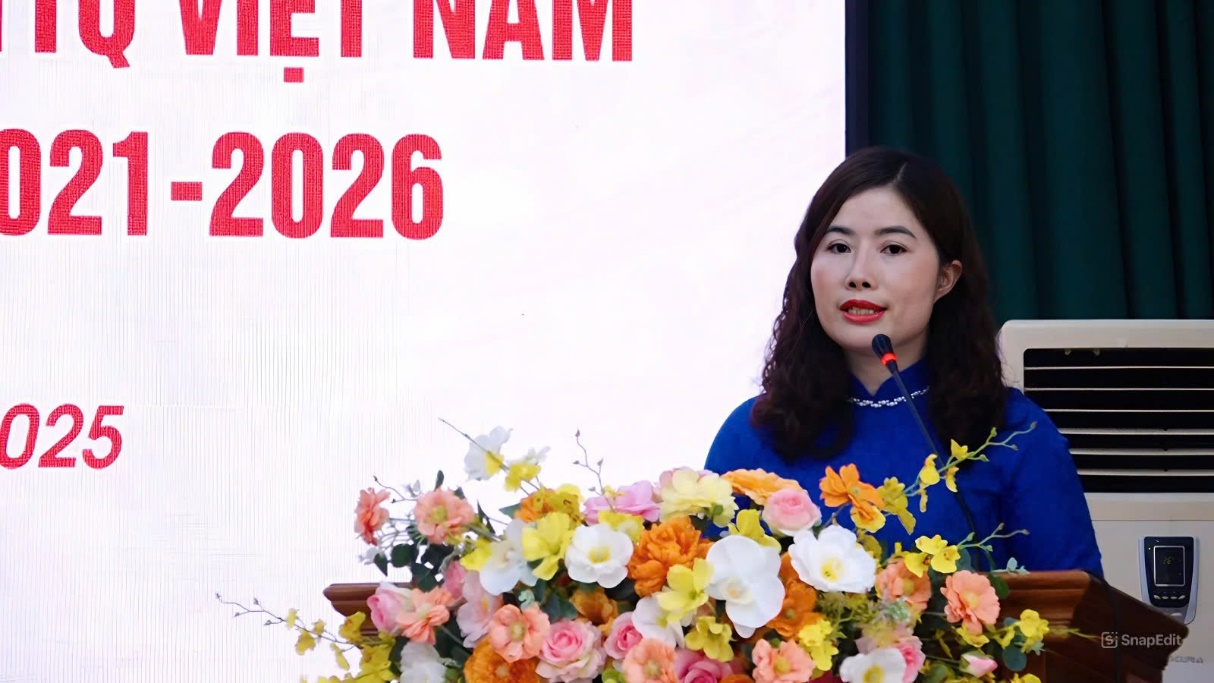 C:\Users\User\Desktop\HONG SON\T7\CT30.7\MTTQ\z6851772616068_dfc5aa58cbe2455459dbbf1ee0c0ec4e.jpg