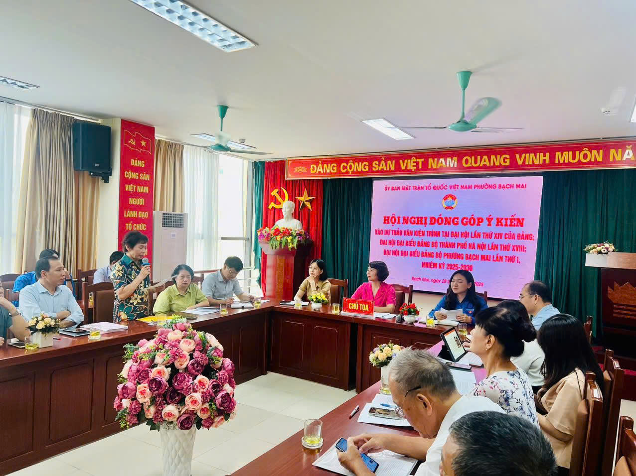 ỦY BAN MTTQ VIỆT NAM PHƯỜNG BẠCH MAI TỔ CHỨC HỘI NGHỊ ĐÓNG GÓP Ý KIẾN VÀO DỰ THẢO VĂN KIỆN ĐẠI HỘI ĐẢNG CÁC CẤP.- Ảnh 3.