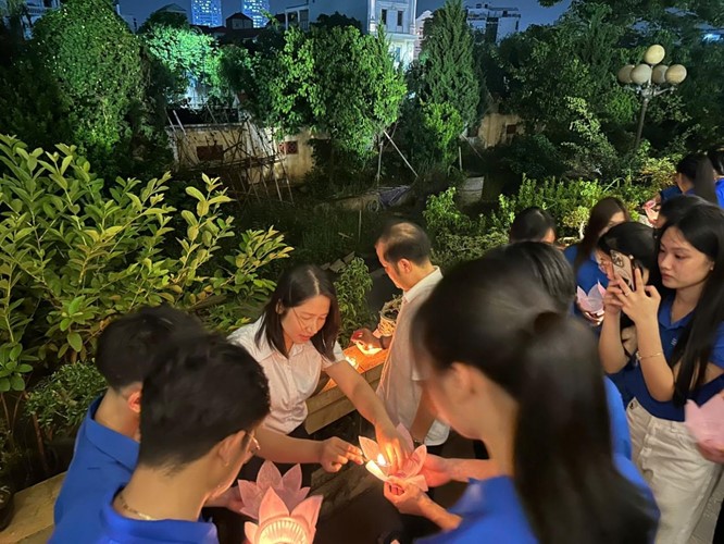 Ủy ban Mặt trận Tổ quốc xã Sơn Đồng tổ chức Lễ thắp nến tri ân các Anh hùng Liệt sĩ xã- Ảnh 11.
