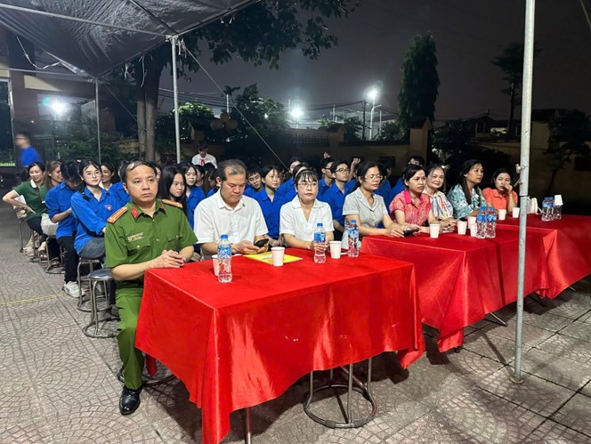 Ủy ban Mặt trận Tổ quốc xã Sơn Đồng tổ chức Lễ thắp nến tri ân các Anh hùng Liệt sĩ xã- Ảnh 13.