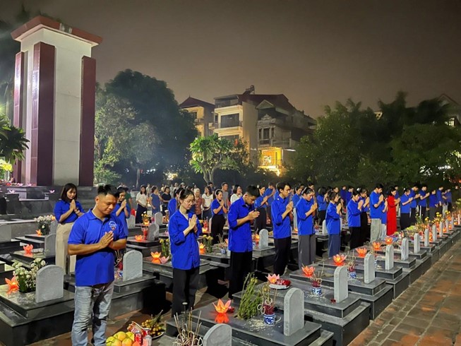 Ủy ban Mặt trận Tổ quốc xã Sơn Đồng tổ chức Lễ thắp nến tri ân các Anh hùng Liệt sĩ xã- Ảnh 19.