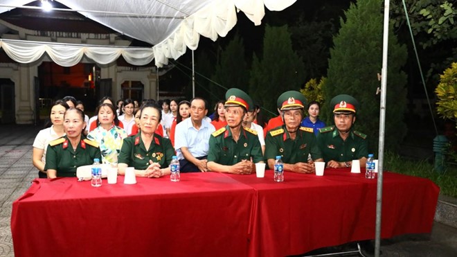 Ủy ban Mặt trận Tổ quốc xã Sơn Đồng tổ chức Lễ thắp nến tri ân các Anh hùng Liệt sĩ xã- Ảnh 6.