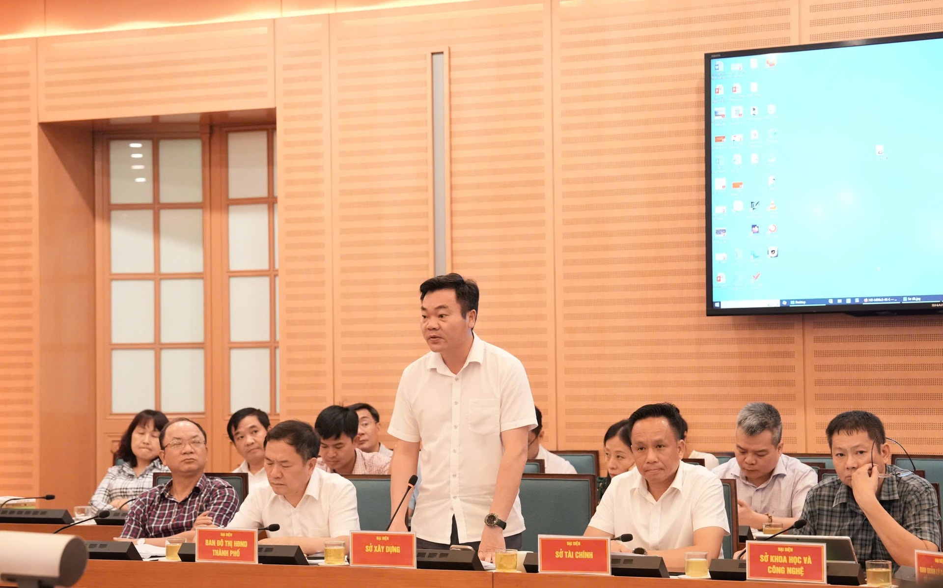 Hà Nội sẽ sớm ban hành Nghị quyết hỗ trợ chuyển đổi phương tiện xanh- Ảnh 7.