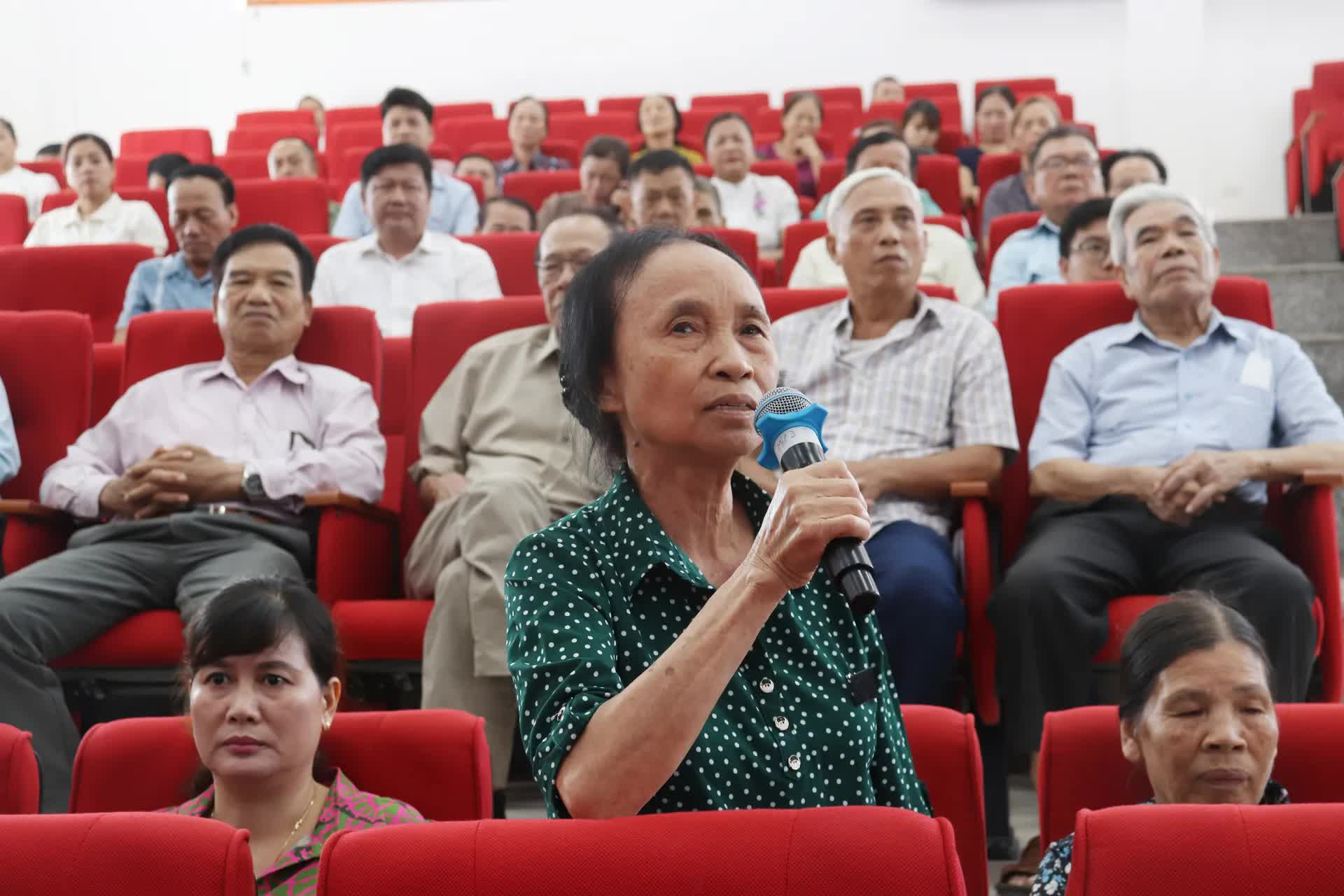 Cử tri 5 phường Thượng Cát, Tây Tựu, Phú Diễn, Đông Ngạc, Xuân Đỉnh kiến nghị nhiều vấn đề dân sinh- Ảnh 4.