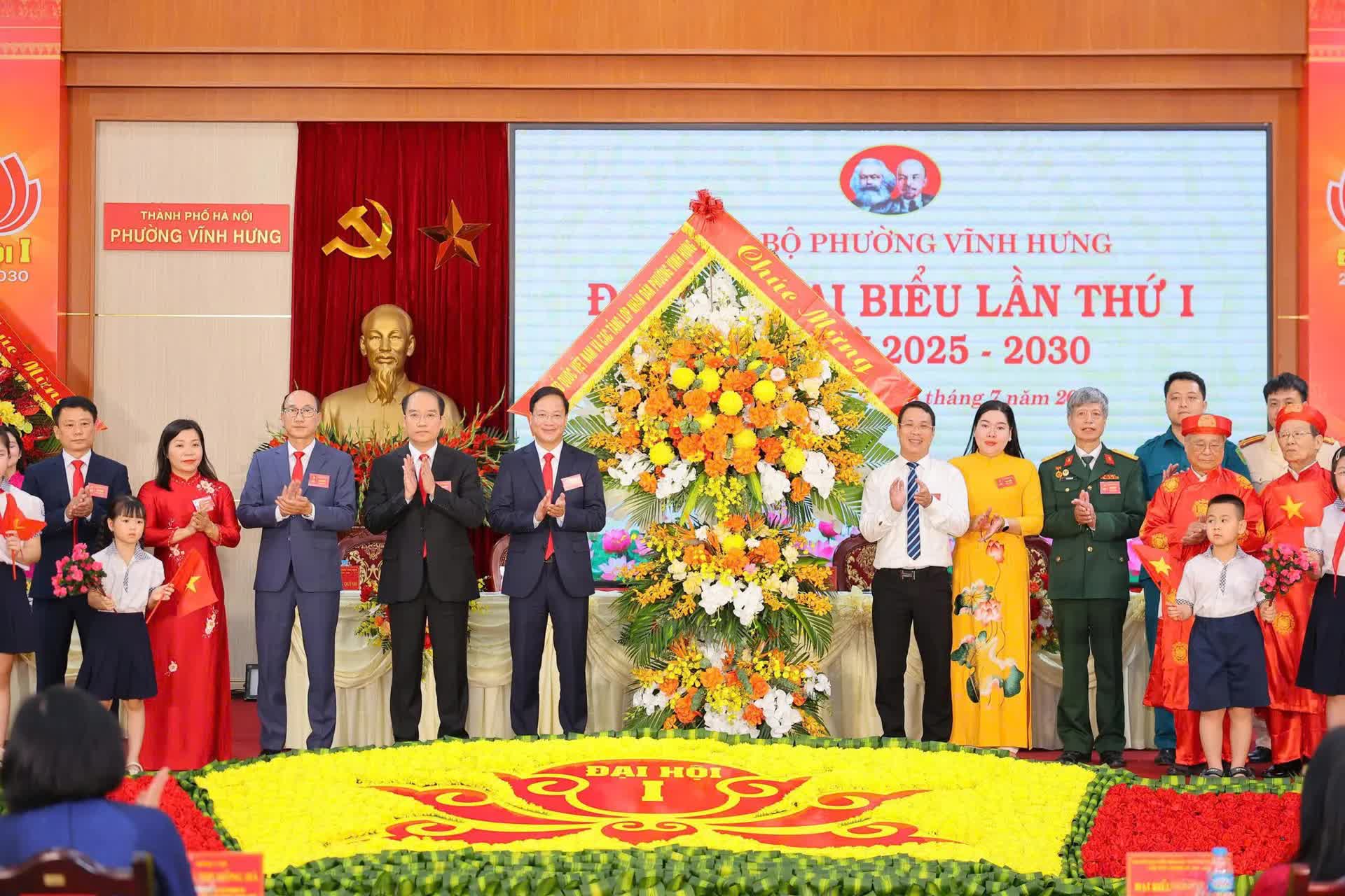 Sáng 29/7/2025, phường Vĩnh Hưng, đối thoại với người dân về công tác quản lý đô thị- Ảnh 1.