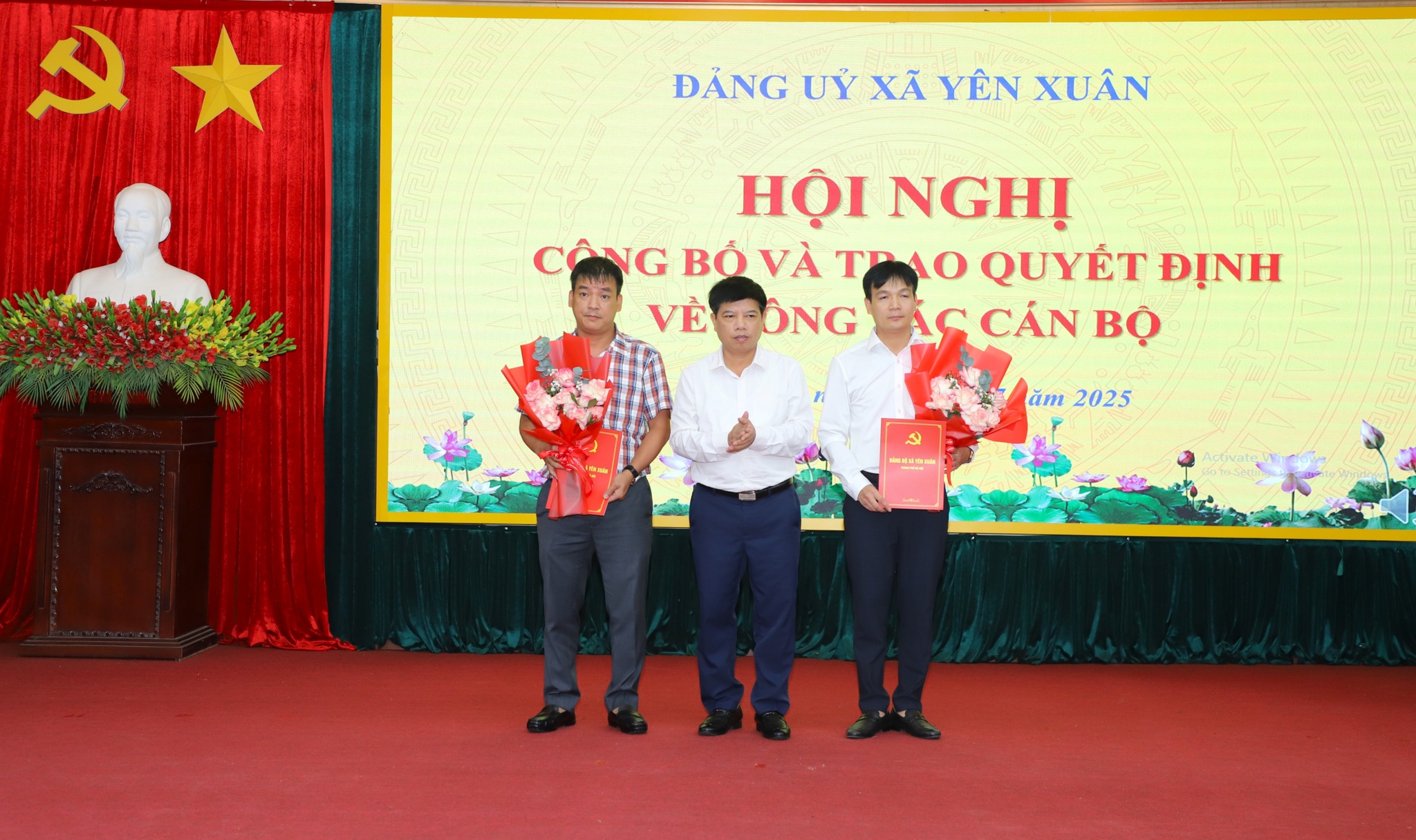 HỘI NGHỊ CÔNG BỐ VÀ TRAO QUYẾT ĐỊNH VỀ CÔNG TÁC CÁN BỘ CỦA ĐẢNG BỘ XÃ YÊN XUÂN- Ảnh 3.
