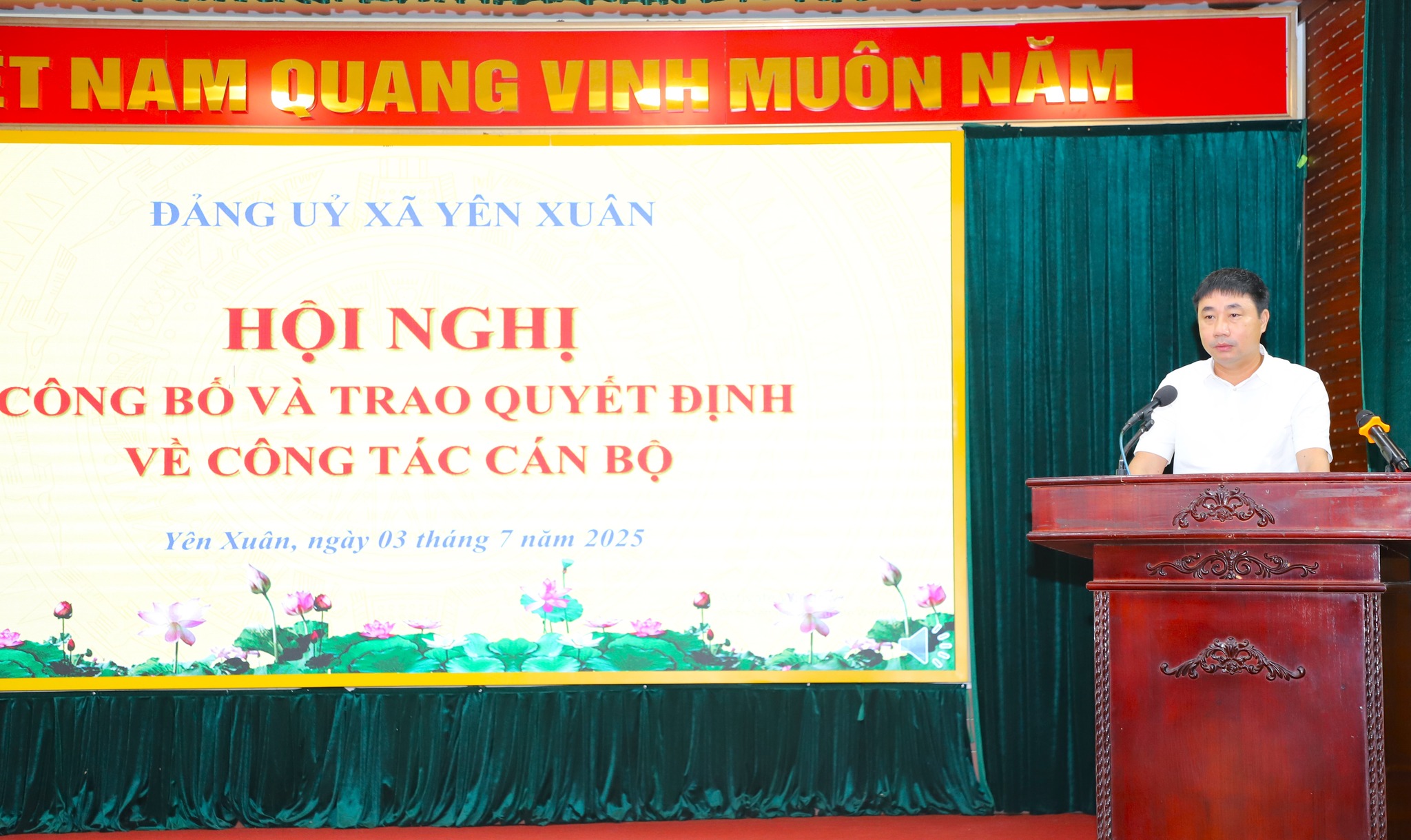 HỘI NGHỊ CÔNG BỐ VÀ TRAO QUYẾT ĐỊNH VỀ CÔNG TÁC CÁN BỘ CỦA ĐẢNG BỘ XÃ YÊN XUÂN- Ảnh 4.