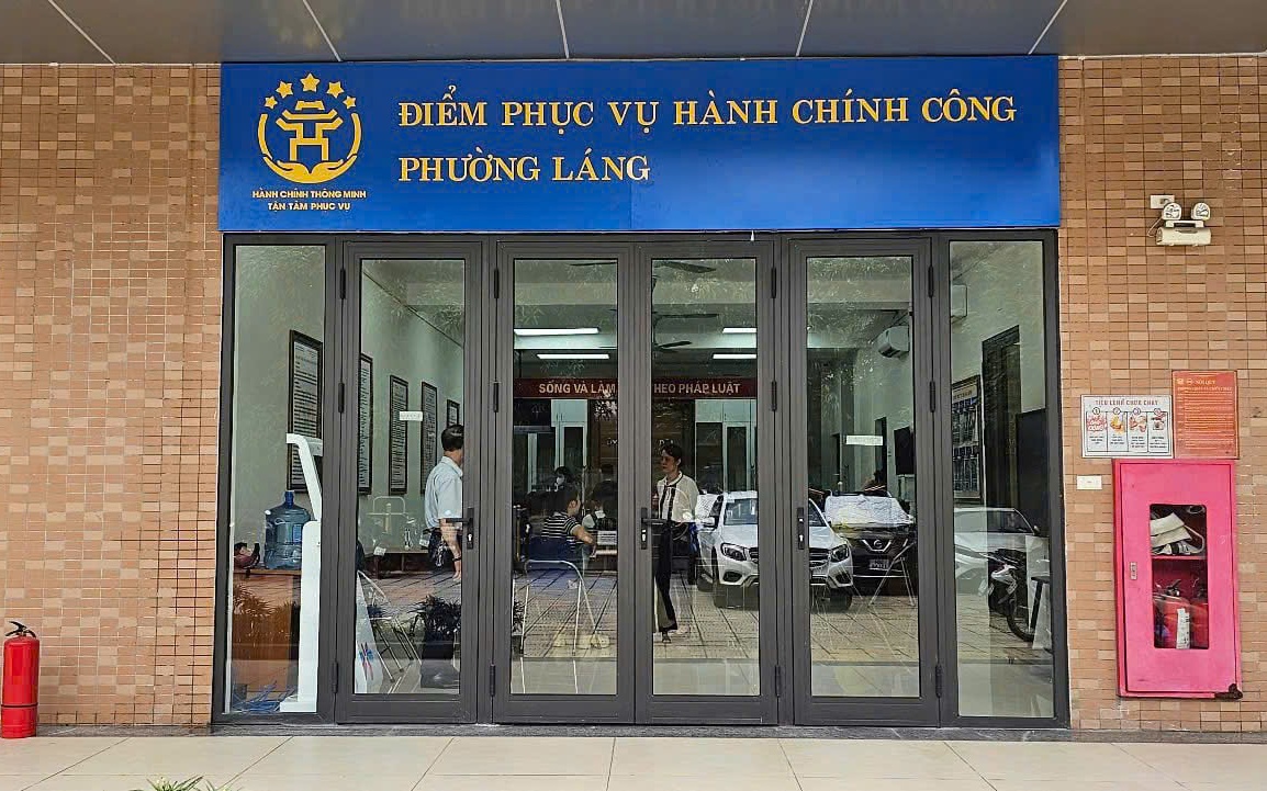 TẠI PHƯỜNG LÁNG: NGƯỜI DÂN GHI NHẬN THỦ TỤC HÀNH CHÍNH ĐƯỢC GIẢI QUYẾT NHANH GỌN 