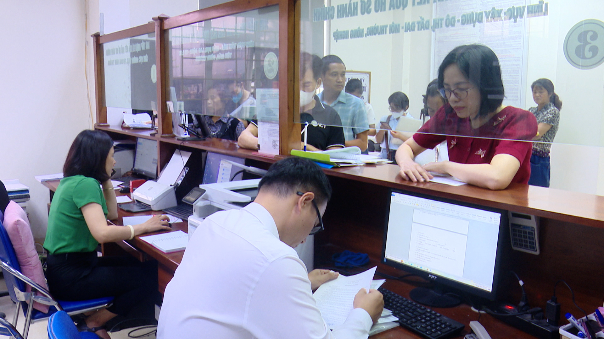 Ổn định vị trí cán bộ của bộ máy mới
