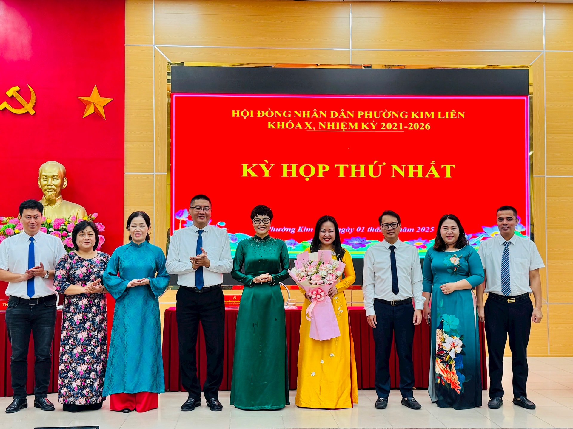 Bộ máy hành chính phường Kim Liên vận hành ngay trong ngày đầu- Ảnh 3.