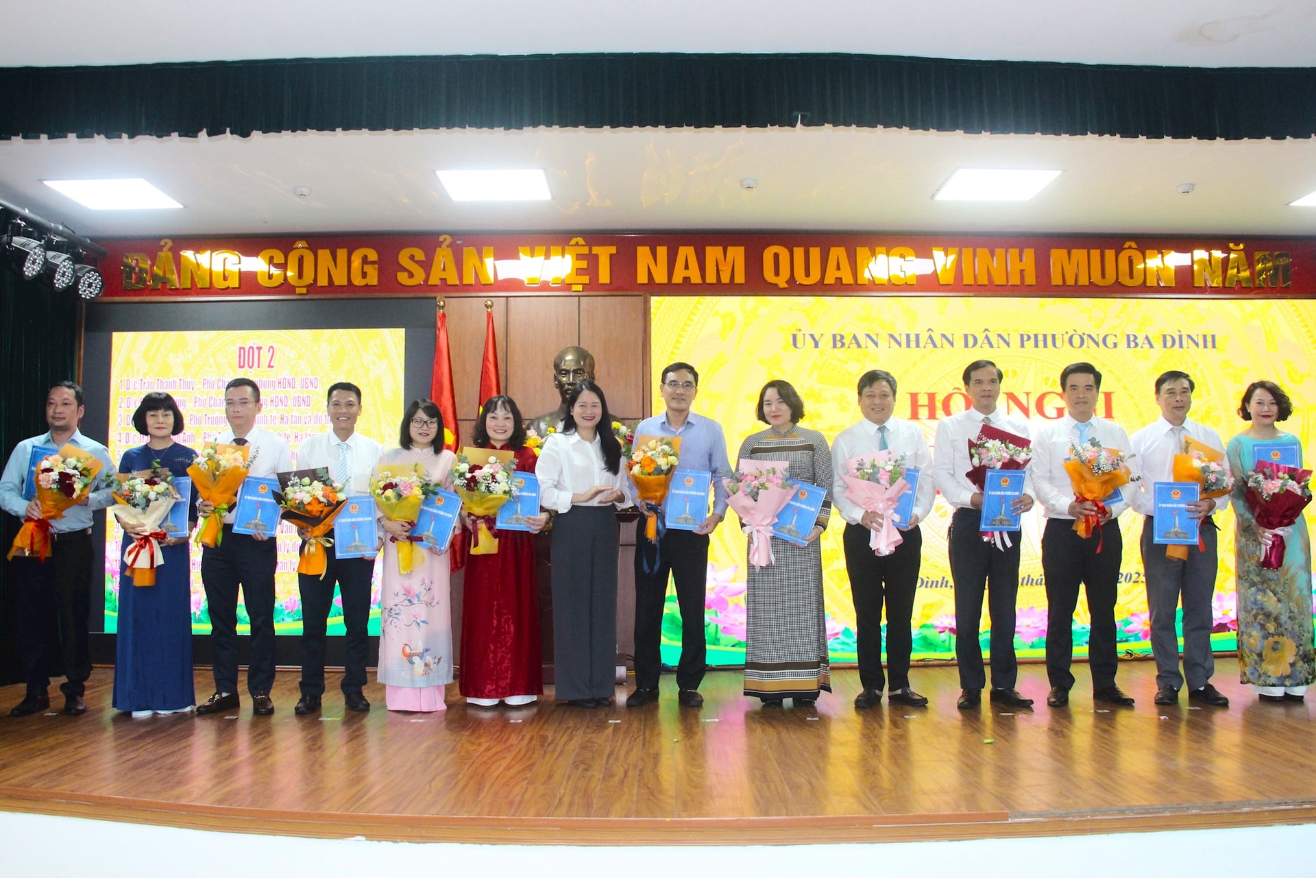 Hoàn thiện công tác tổ chức bộ máy, cán bộ UBND phường Ba Đình- Ảnh 3.