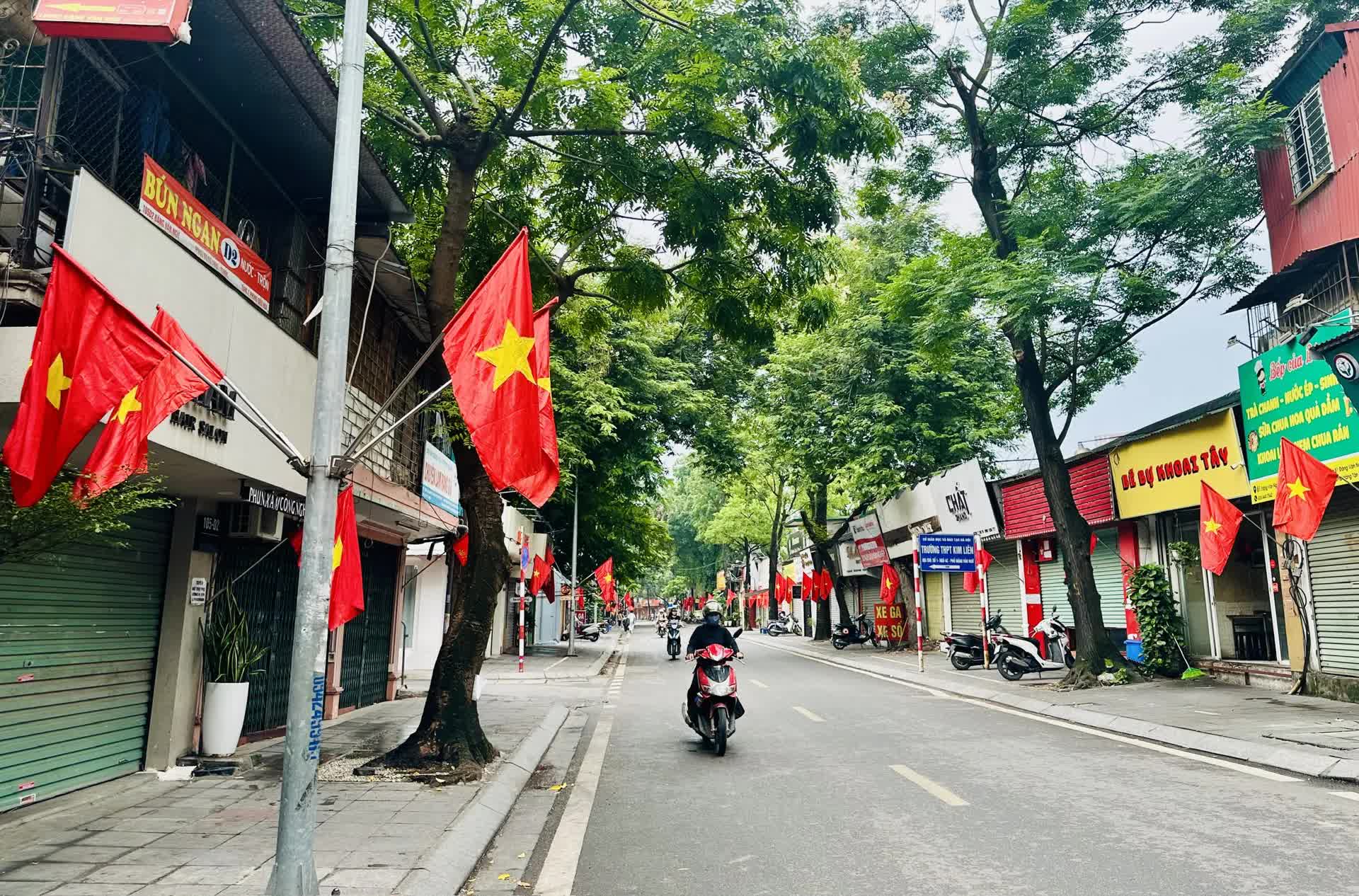 Các phường mới tổng vệ sinh chào đón ngày đầu tiên vận hành chính quyền địa phương 2 cấp- Ảnh 8.